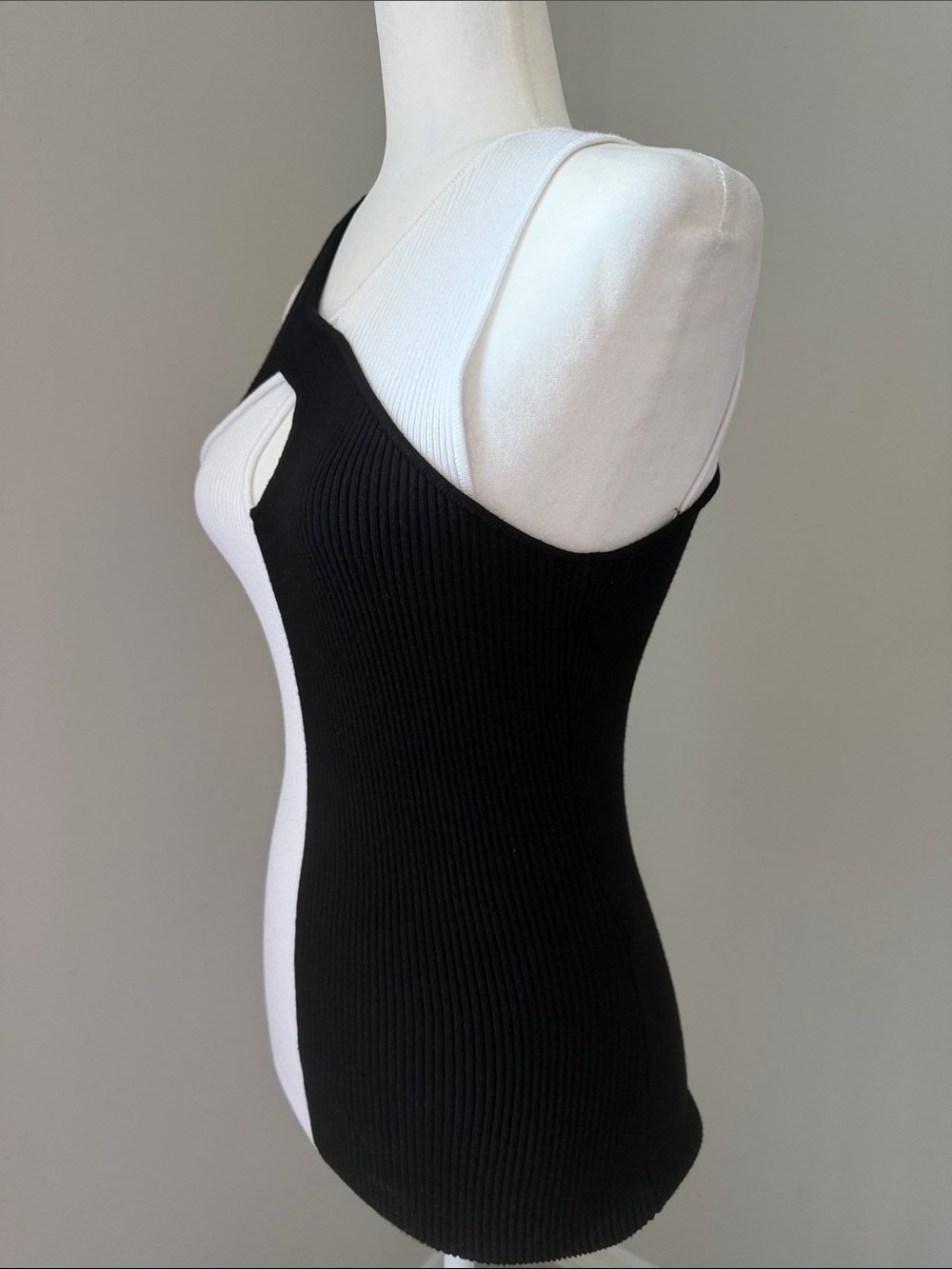 WHITE HOUSE BLACK MARKET Ribbed Colorblock Sweater Tank Top XS Black White - Picture 3 of 12